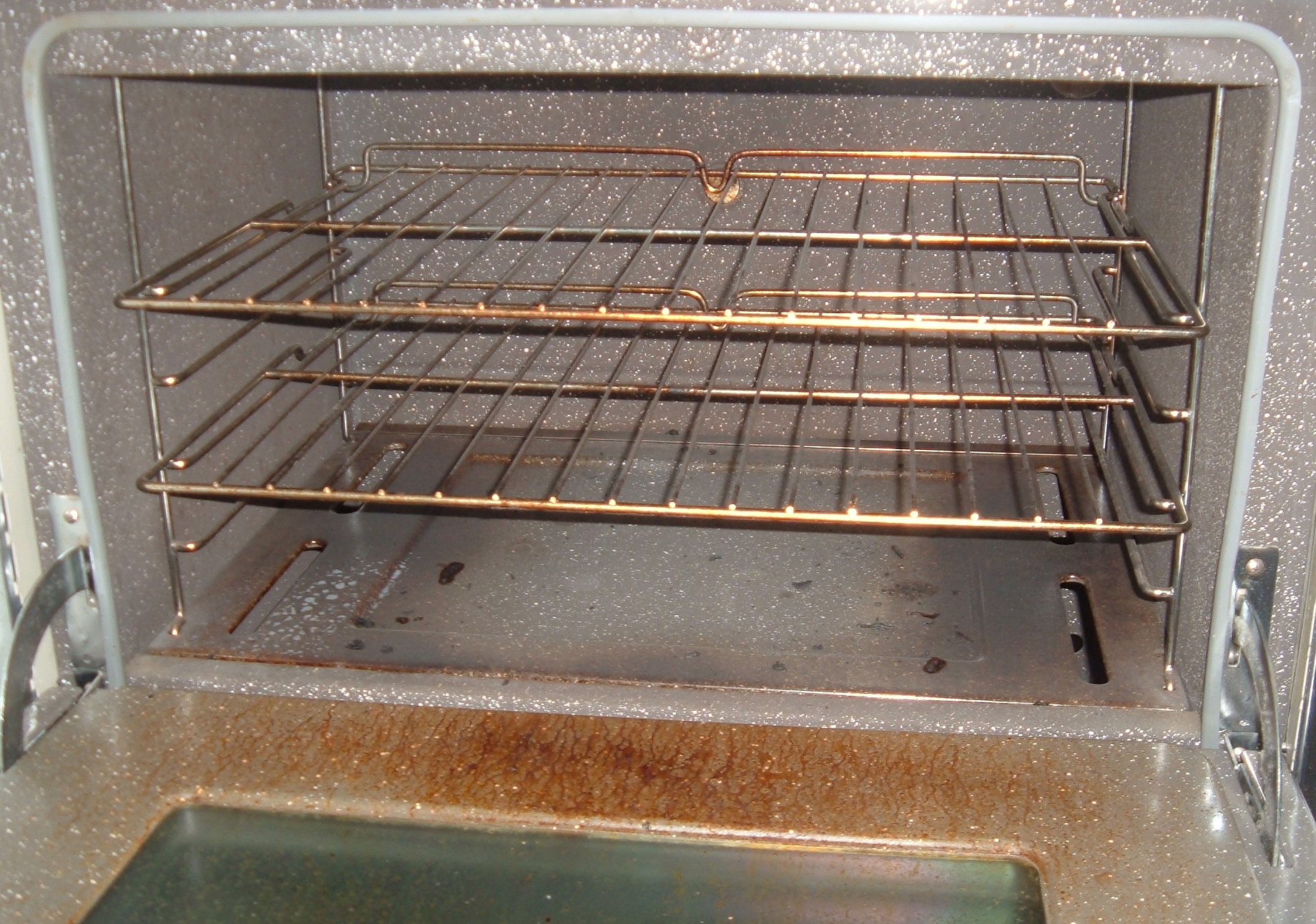 Naturally Clean Your Oven with Baking Soda